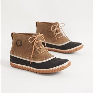 SOREL OUT AND ABOUT BOOTIE SZ. 8 NWOT